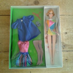 New NRFB Nite Lightning Stacey Barbie Doll Mattel 2006 Gold Label